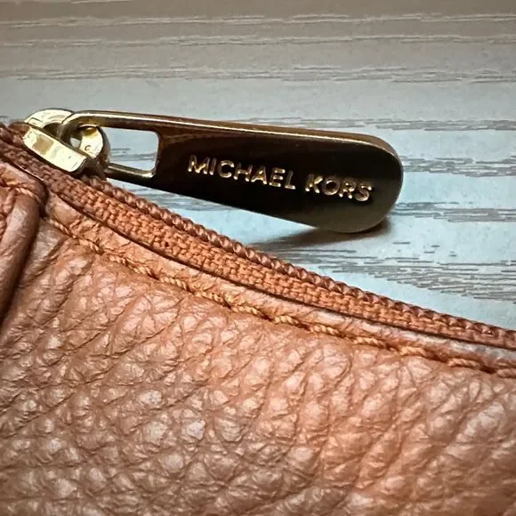 Michael Kors Tan Leather Shoulder Bag with Tassel Adjustable strap - Picture 2 of 9